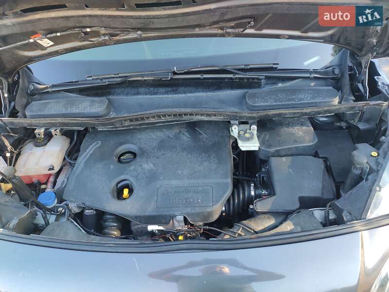 Минивэн Ford Tourneo Connect 2016 в Ровно