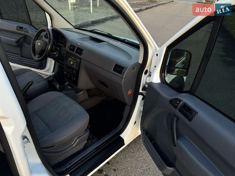 Минивэн Ford Tourneo Connect 2009 в Виноградове фото 24 Минивэн Ford Tourneo Connect 2009 в Виноградове