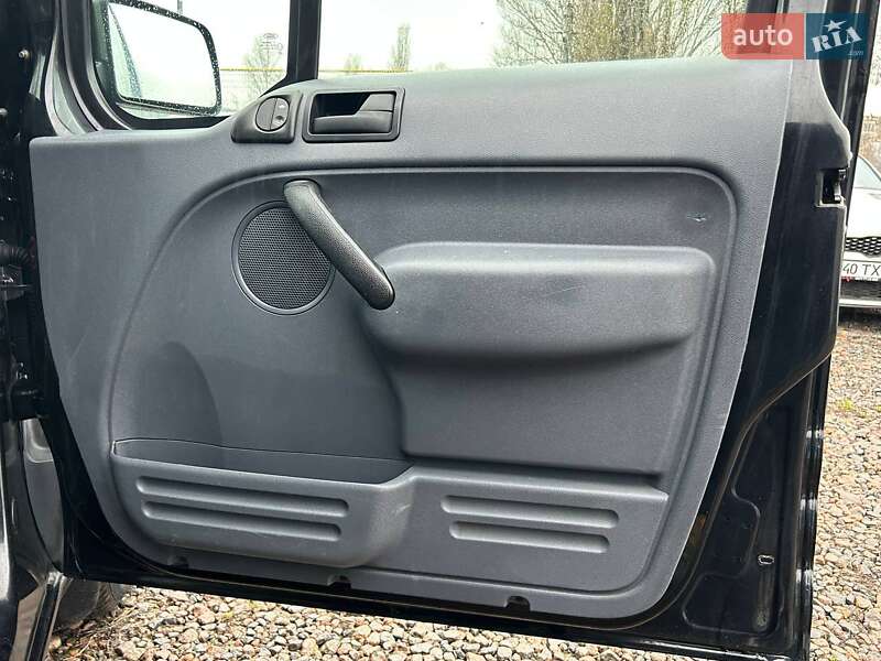 Минивэн Ford Tourneo Connect 2011 в Одессе