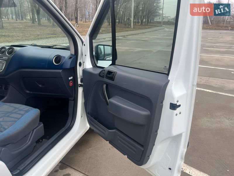 Минивэн Ford Tourneo Connect 2012 в Синельниково