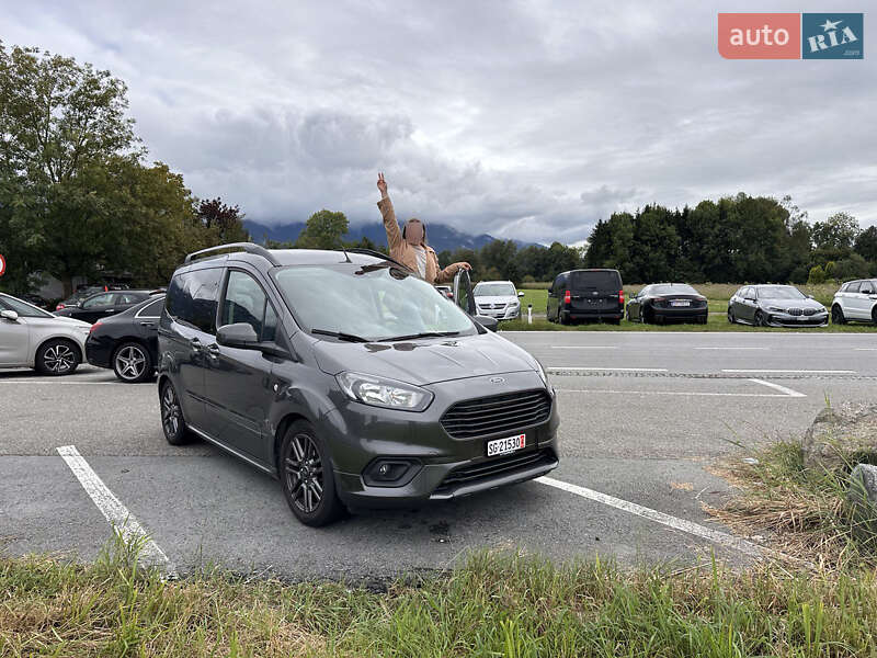 Минивэн Ford Tourneo Courier 2020 в Львове