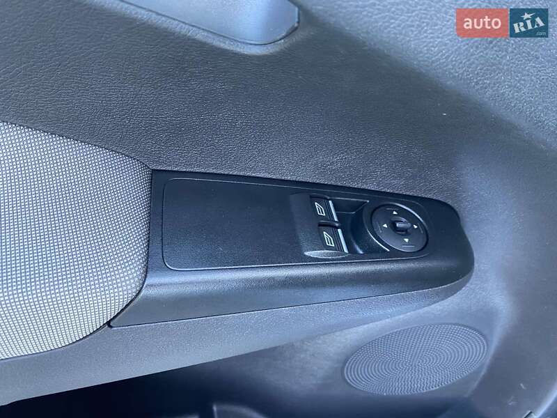 Минивэн Ford Tourneo Courier 2020 в Черновцах фото 4 Минивэн Ford Tourneo Courier 2020 в Черновцах