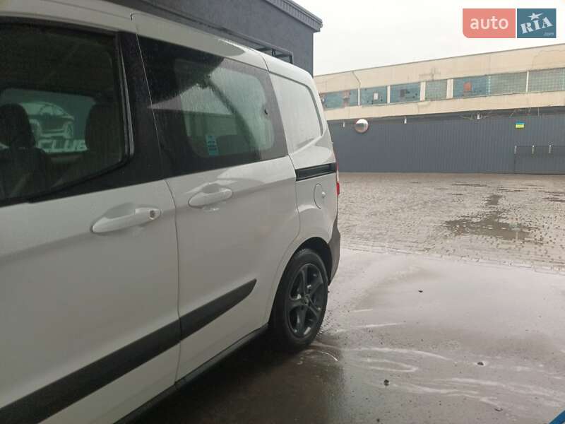 Микровэн Ford Tourneo Courier 2017 в Одессе