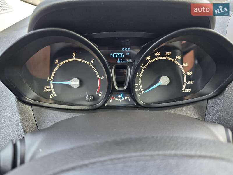 Мікровен Ford Tourneo Courier 2016 в Луцьку фото 23 Мікровен Ford Tourneo Courier 2016 в Луцьку