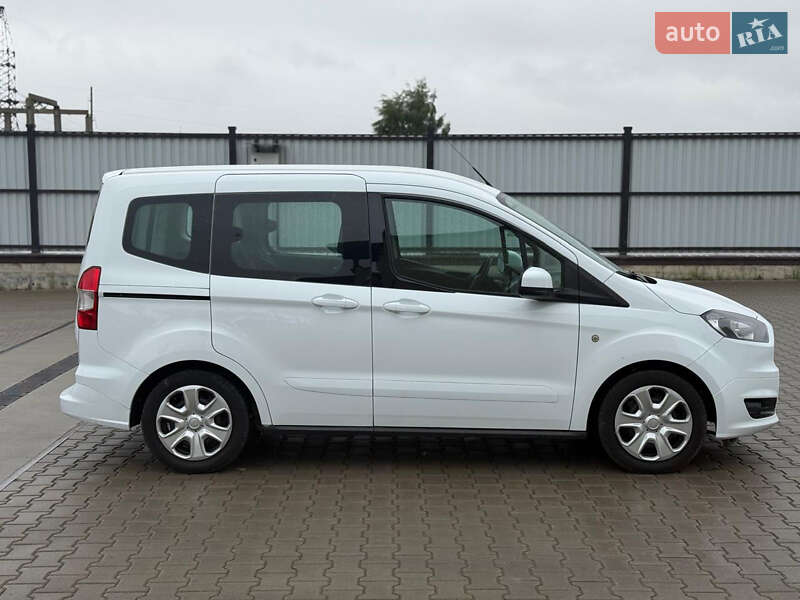 Микровэн Ford Tourneo Courier 2017 в Луцке