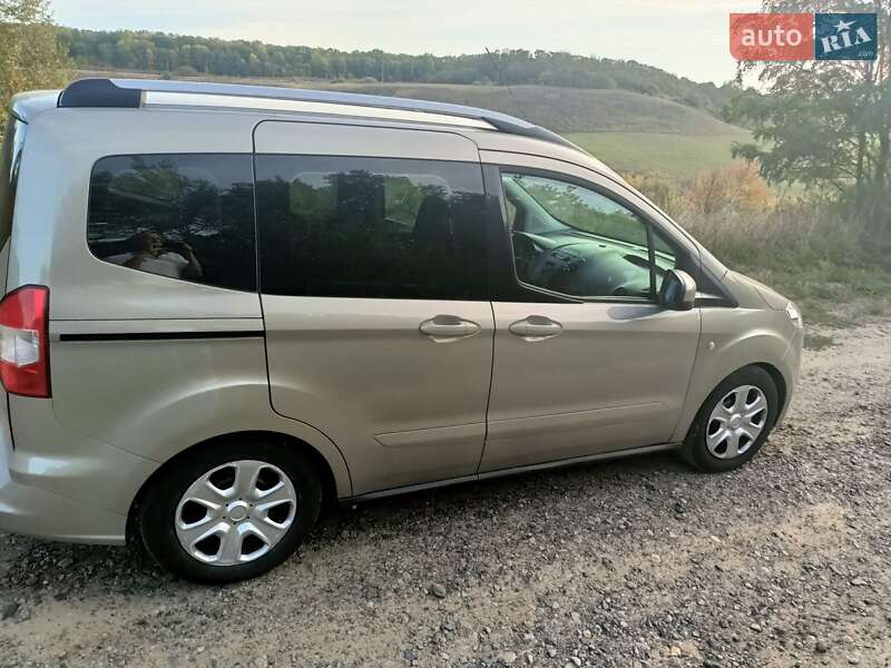Ford Tourneo Courier 2015