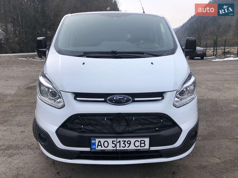 Мінівен Ford Tourneo Custom 2015 в Міжгір'ї