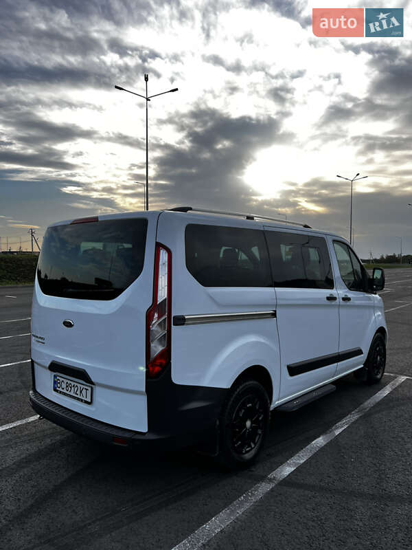 Мінівен Ford Tourneo Custom 2014 в Пустомитах