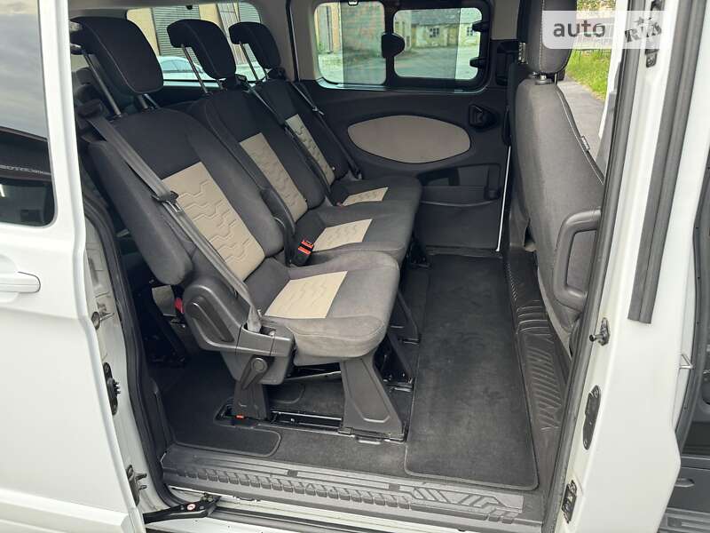 Мінівен Ford Tourneo Custom 2016 в Рівному