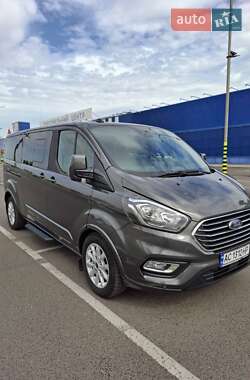 Минивэн Ford Tourneo Custom 2023 в 