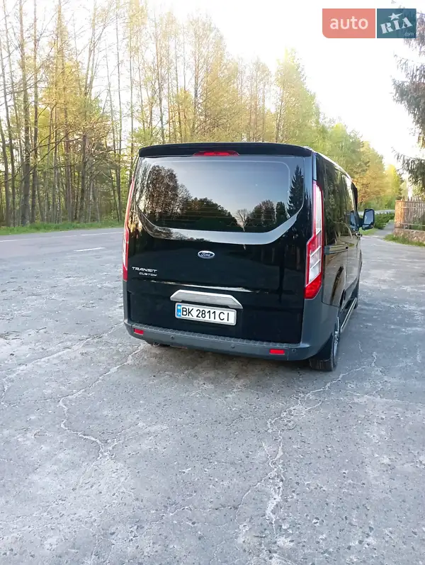 Минивэн Ford Tourneo Custom 2016 в 