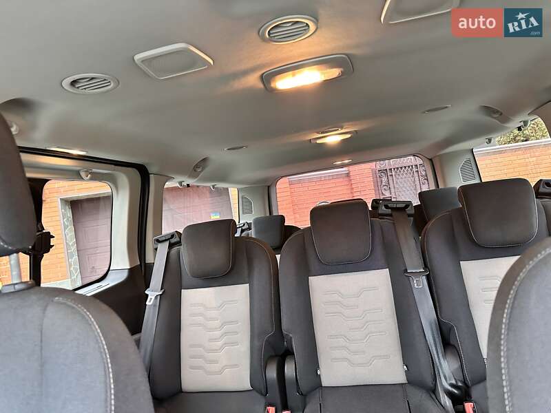 Мінівен Ford Tourneo Custom 2016 в Києві