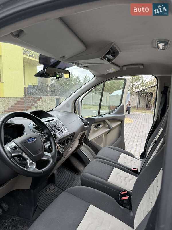 Мінівен Ford Tourneo Custom 2015 в Жовкві