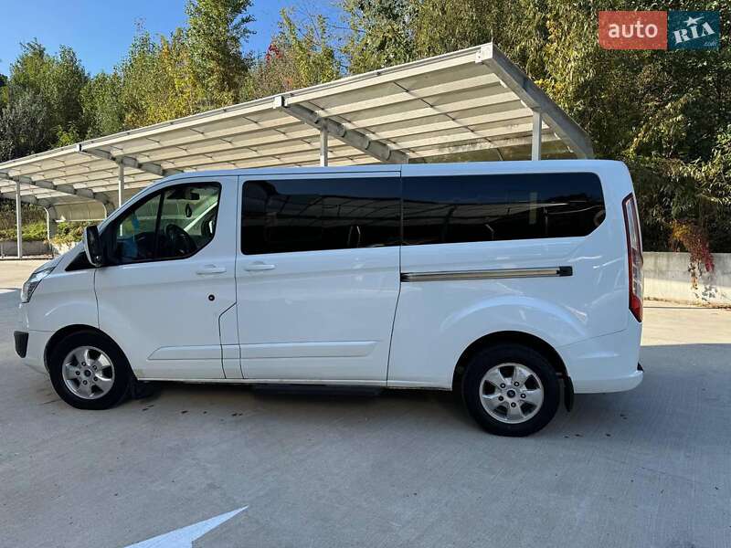 Минивэн Ford Tourneo Custom 2017 в Киеве