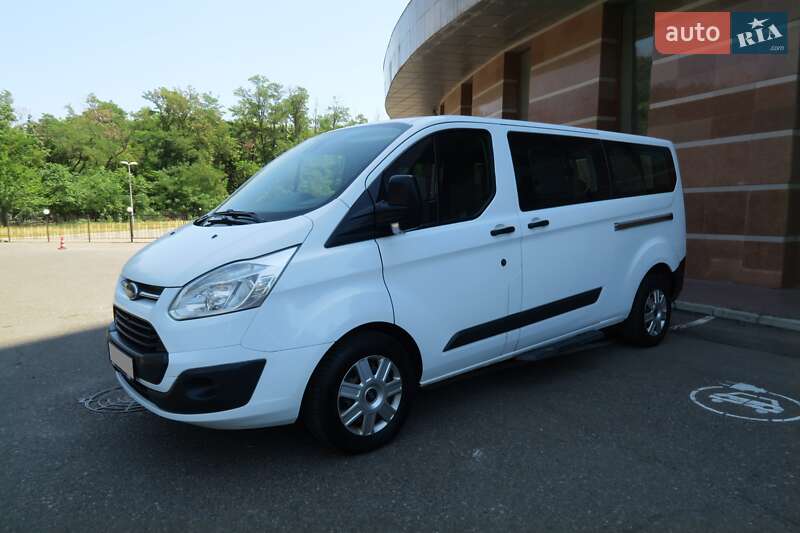 Минивэн Ford Tourneo Custom 2017 в Захарьевке