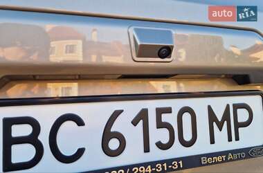 Минивэн Ford Tourneo Custom 2021 в 