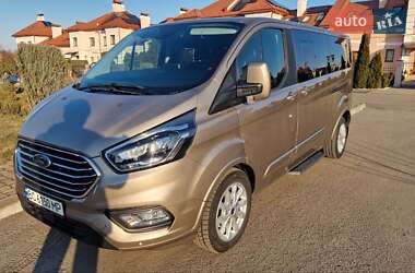 Минивэн Ford Tourneo Custom 2021 в 