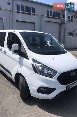 Минивэн Ford Tourneo Custom 2019 в 