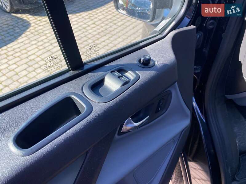 Минивэн Ford Tourneo Custom 2017 в Львове фото 12 Минивэн Ford Tourneo Custom 2017 в Львове