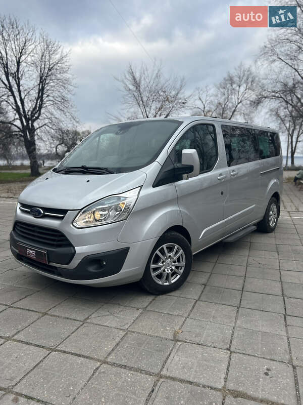 Минивэн Ford Tourneo Custom 2015 в Запорожье