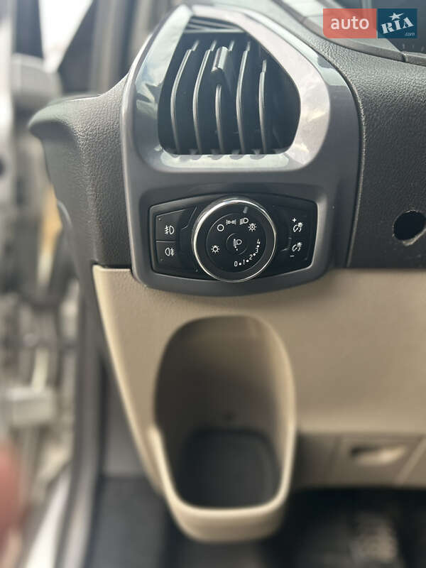 Минивэн Ford Tourneo Custom 2015 в Запорожье