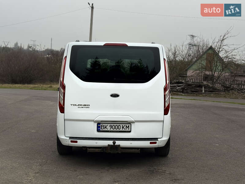 Минивэн Ford Tourneo Custom 2016 в Ровно