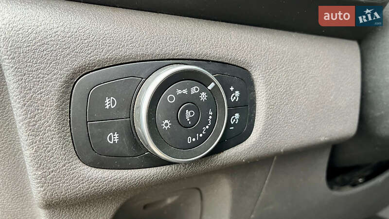 Минивэн Ford Tourneo Custom 2020 в Сваляве фото 9 Минивэн Ford Tourneo Custom 2020 в Сваляве