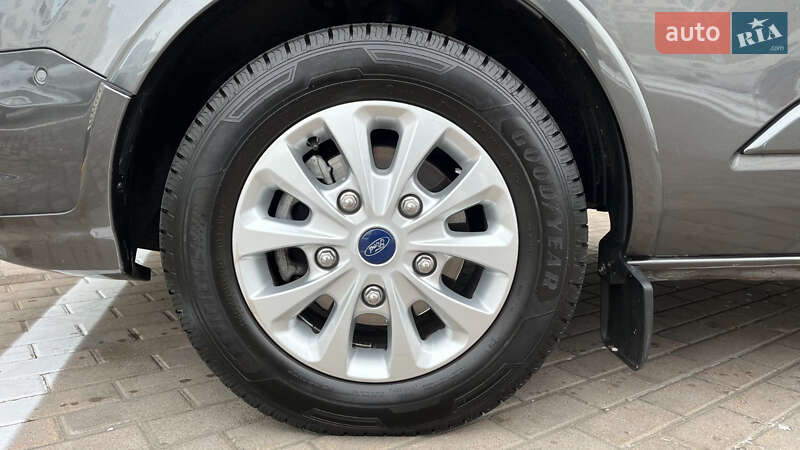 Минивэн Ford Tourneo Custom 2020 в Сваляве фото 13 Минивэн Ford Tourneo Custom 2020 в Сваляве