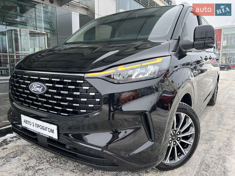 Ford Tourneo Custom 2025