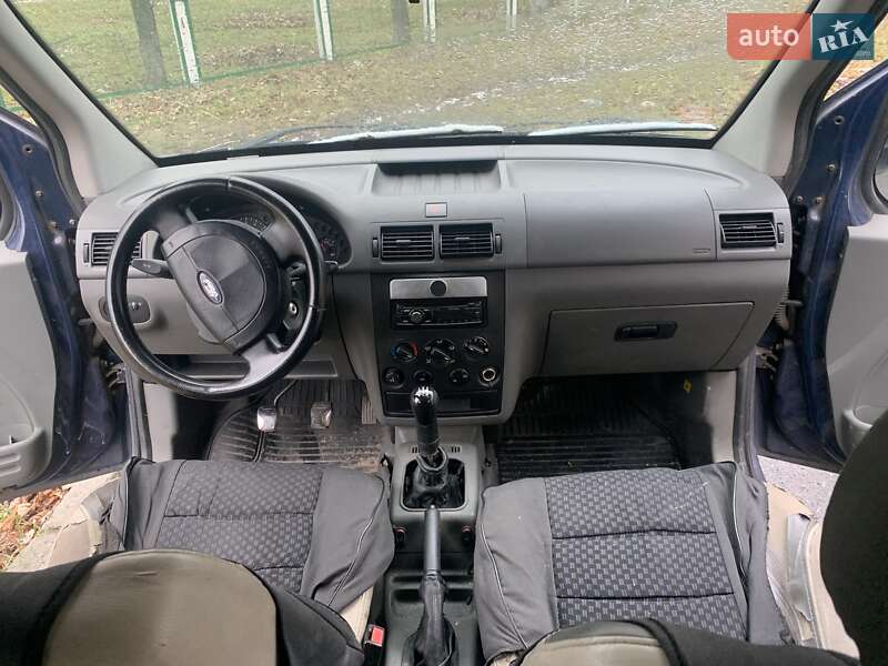 Мінівен Ford Transit Connect 2005 в Києві