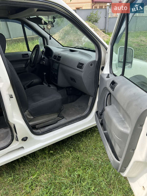 Мінівен Ford Transit Connect 2004 в Чернівцях