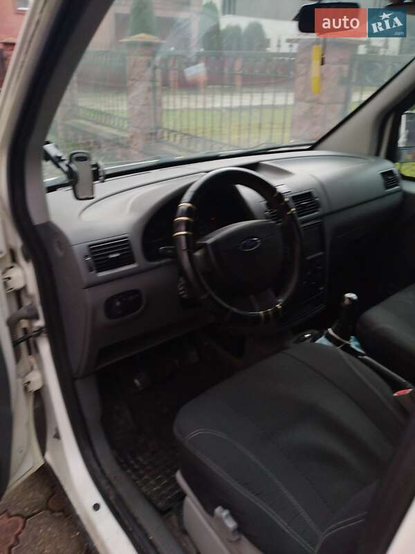 Минивэн Ford Transit Connect 2006 в Рахове