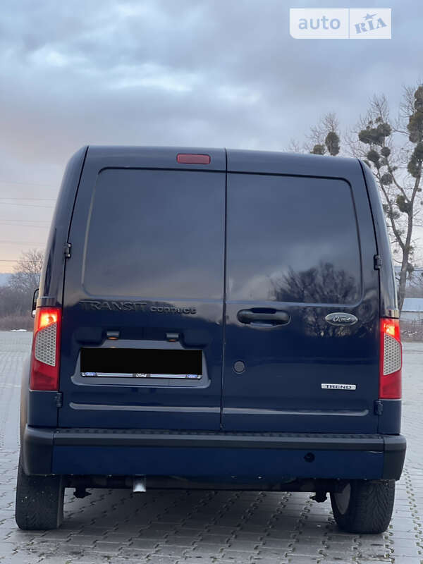 Вантажний фургон Ford Transit Connect 2011 в Чернівцях