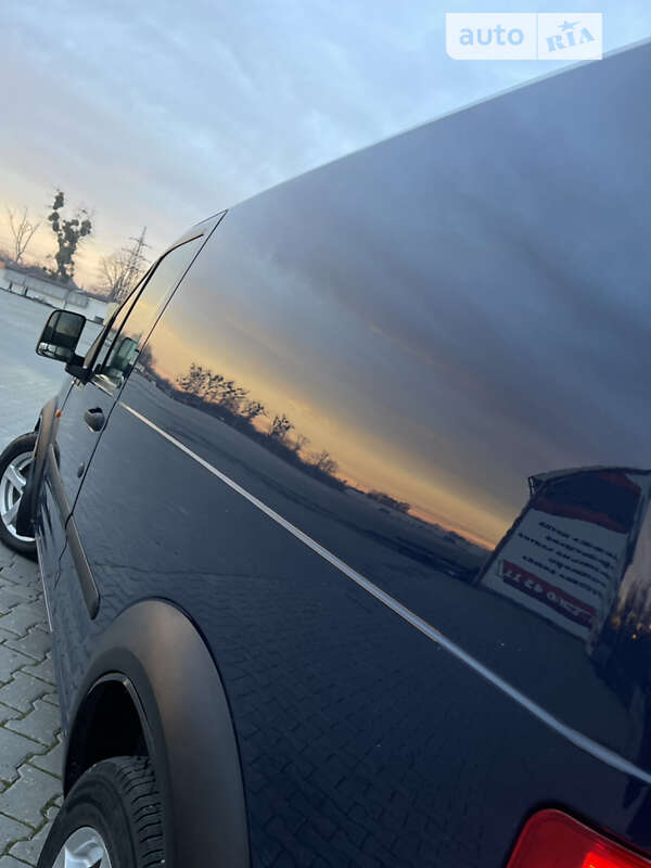 Вантажний фургон Ford Transit Connect 2011 в Чернівцях