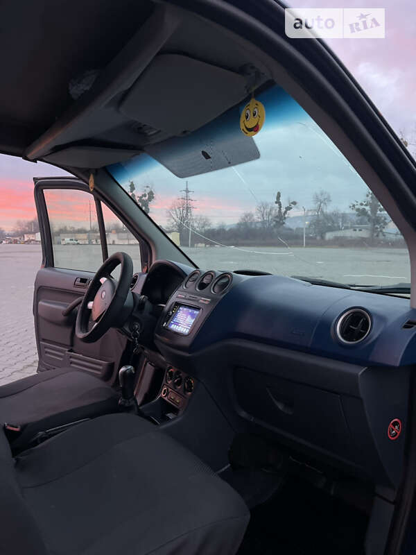 Вантажний фургон Ford Transit Connect 2011 в Чернівцях