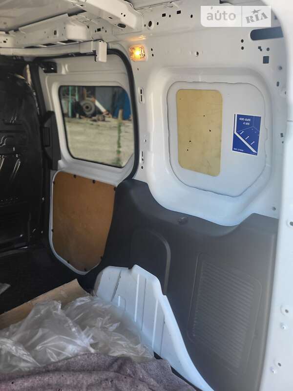 Вантажний фургон Ford Transit Connect 2016 в Світловодську