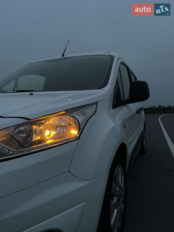Мінівен Ford Transit Connect 2015 в Львові