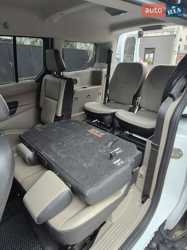Минивэн Ford Transit Connect 2015 в Ивано-Франковске