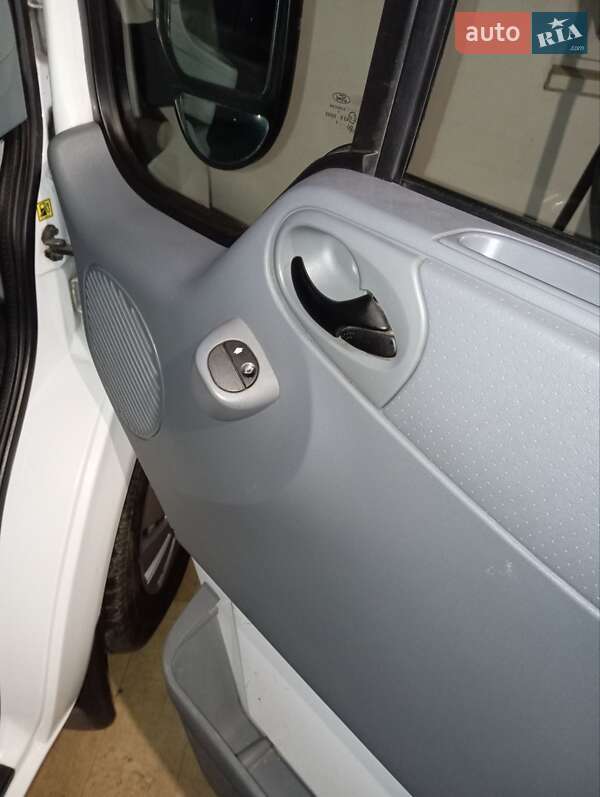Мінівен Ford Transit Connect 2012 в Луцьку