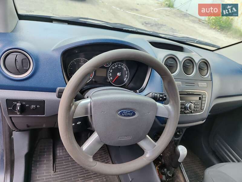 Вантажний фургон Ford Transit Connect 2011 в Дніпрі