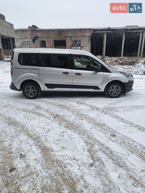 Минивэн Ford Transit Connect 2021 в 