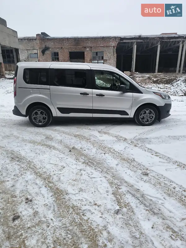 Минивэн Ford Transit Connect 2021 в 