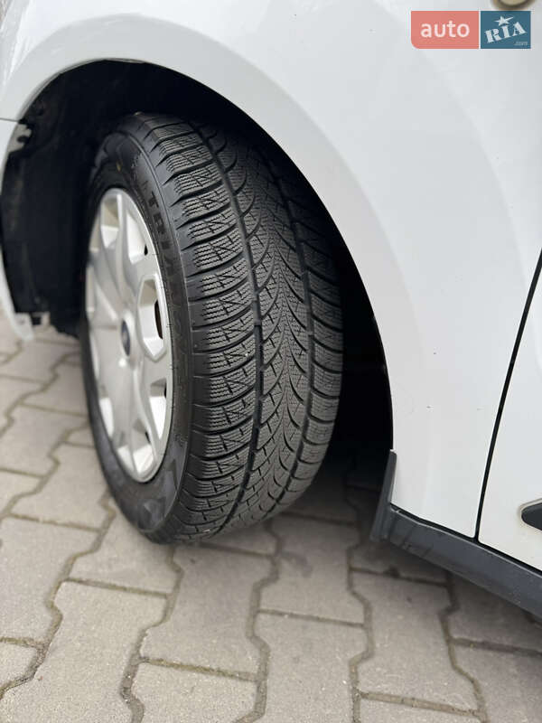 Грузовой фургон Ford Transit Connect 2014 в Черновцах