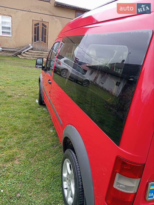 Минивэн Ford Transit Connect 2005 в Косове