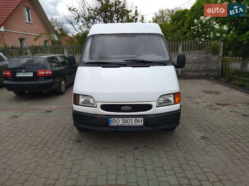 Минивэн Ford Transit Connect 2002 в Луцке