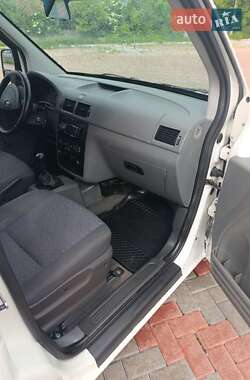 Мінівен Ford Transit Connect 2004 в 
