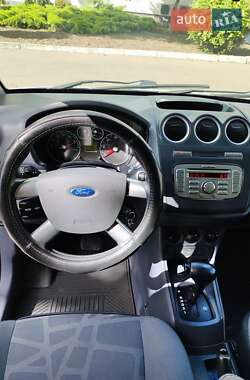 Грузовой фургон Ford Transit Connect 2011 в 