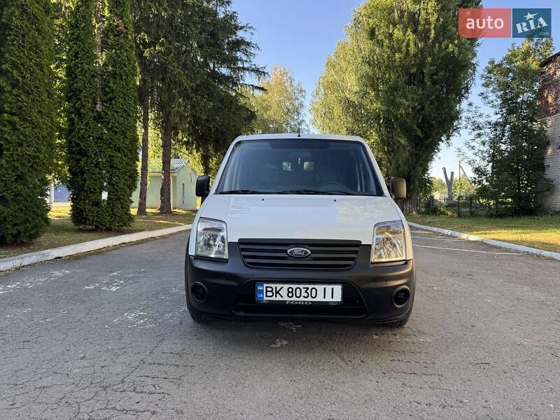 Вантажний фургон Ford Transit Connect 2009 в Кореці