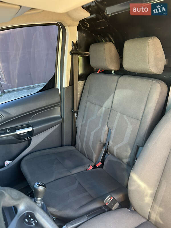 Вантажний фургон Ford Transit Connect 2016 в Зміїві