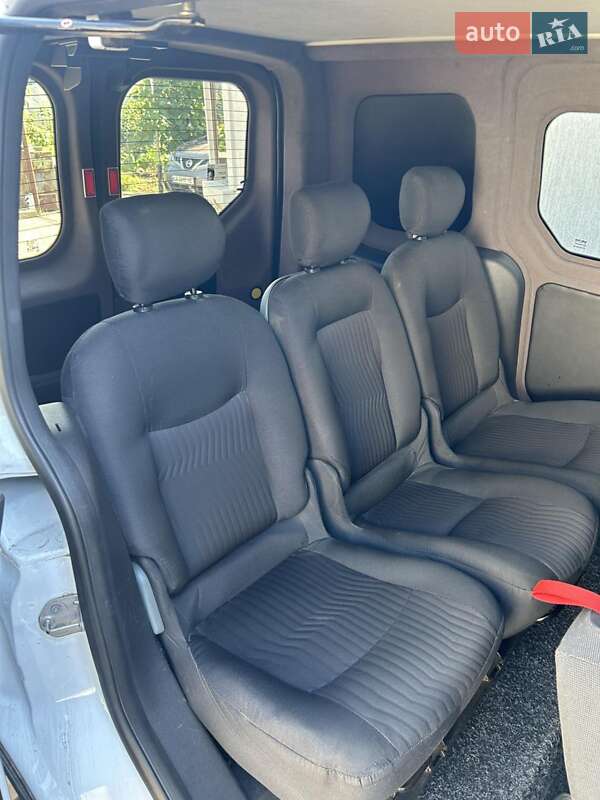 Мінівен Ford Transit Connect 2015 в Онуфріївці